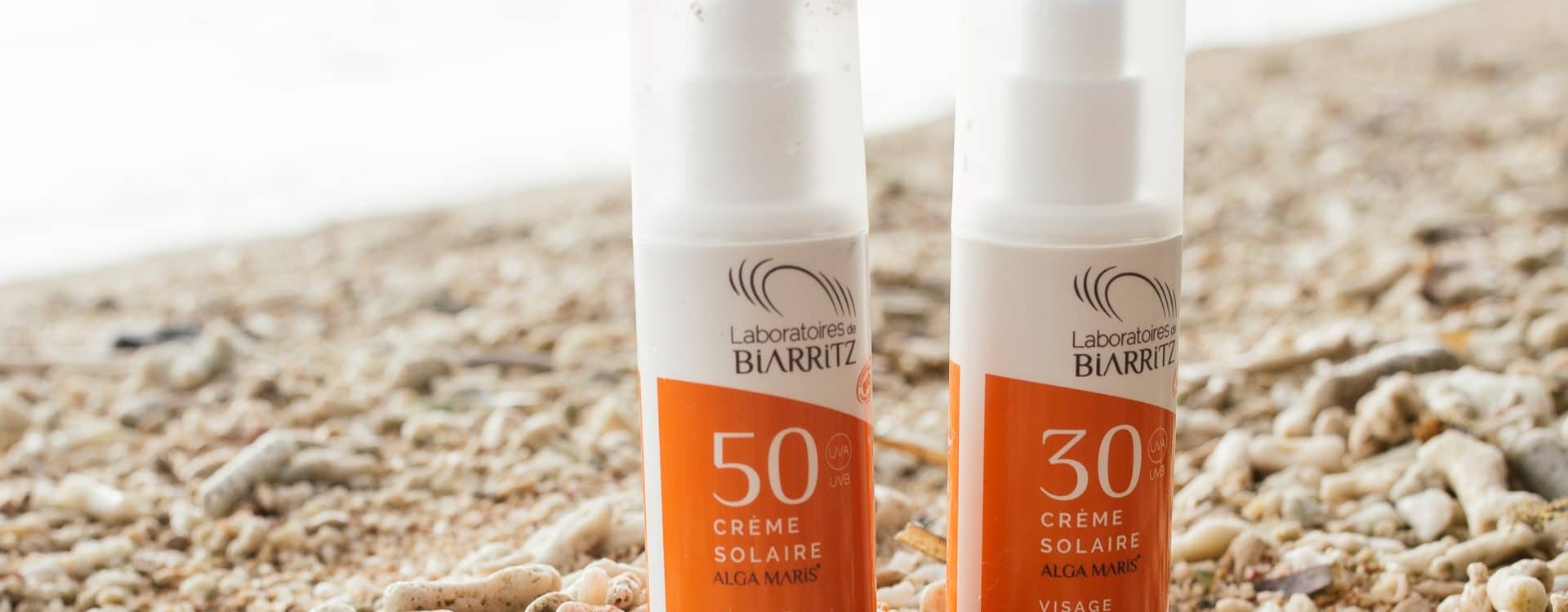 Produits algamaris posés sur le sable
