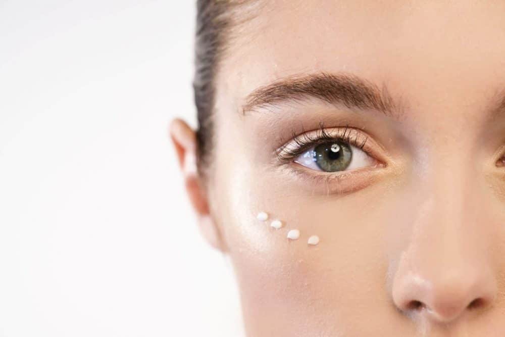 Pollution also penetrates through the skin… Protect It!