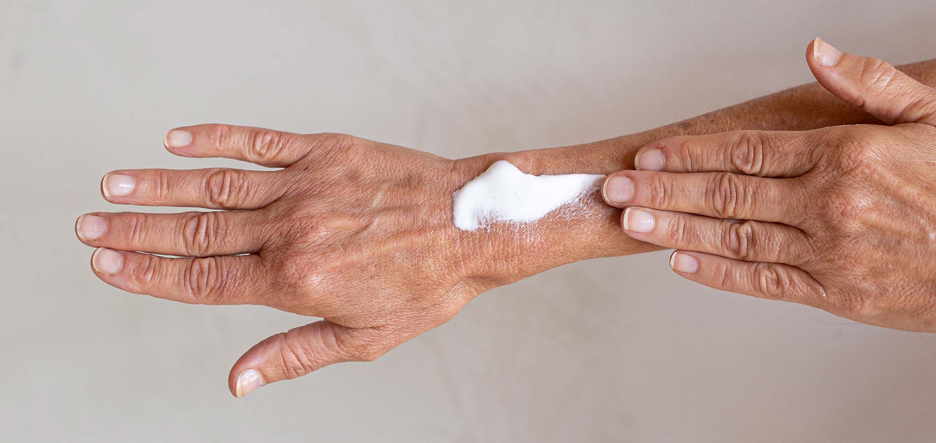 Gesunde Haut: 5 gute Gründe für die Handpflege im Winter