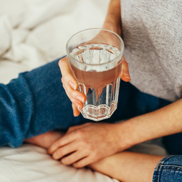 Hydratation pour préparer sa peau au soleil