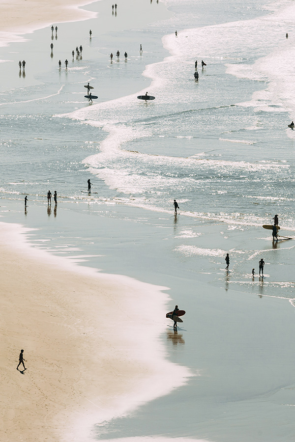 Marée Biarritz avec surfeur