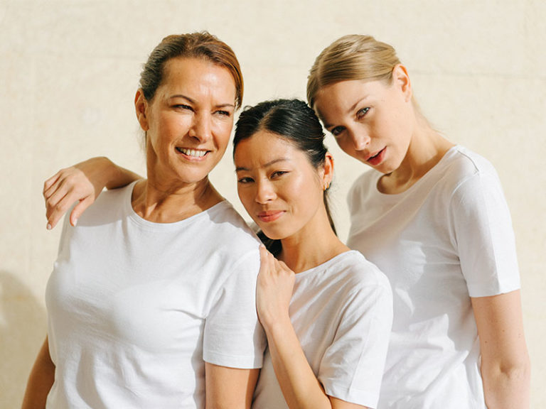 4 femmes au soleil